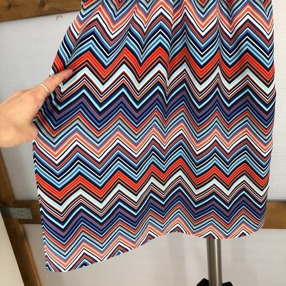 JOLIE Zigzag Chevron Multicolour V-Neck Peek-a-boo Shoulder Mini Dress Sz S - Picture 6 of 9